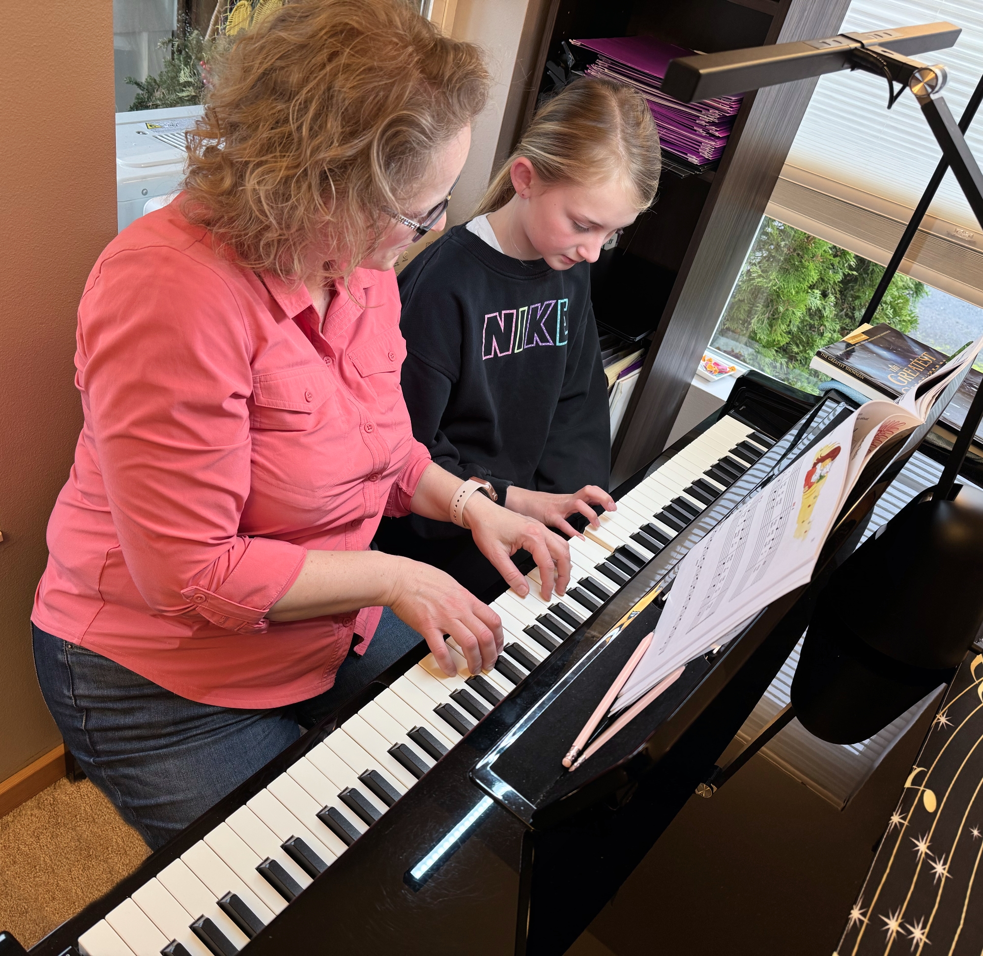 Rachel_Camdenpianofromabove